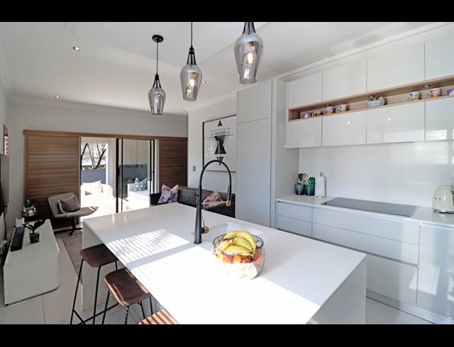 5 BEDROOM HOUSE FOR SALE IN BEVERLEY